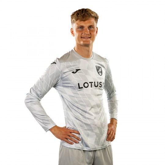 White goalkeeper hot sale kit